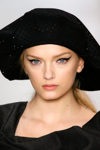 Look 60